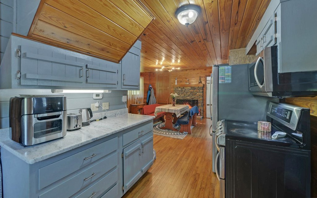440 Beaver Ridge Road Property Photo 6