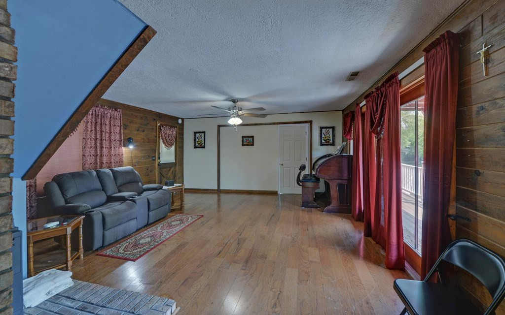 440 Beaver Ridge Road Property Photo 13