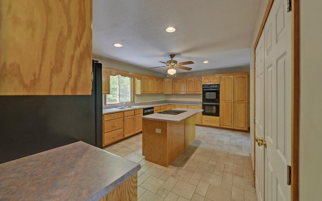 1720 Caney Creek Road Property Photo 4