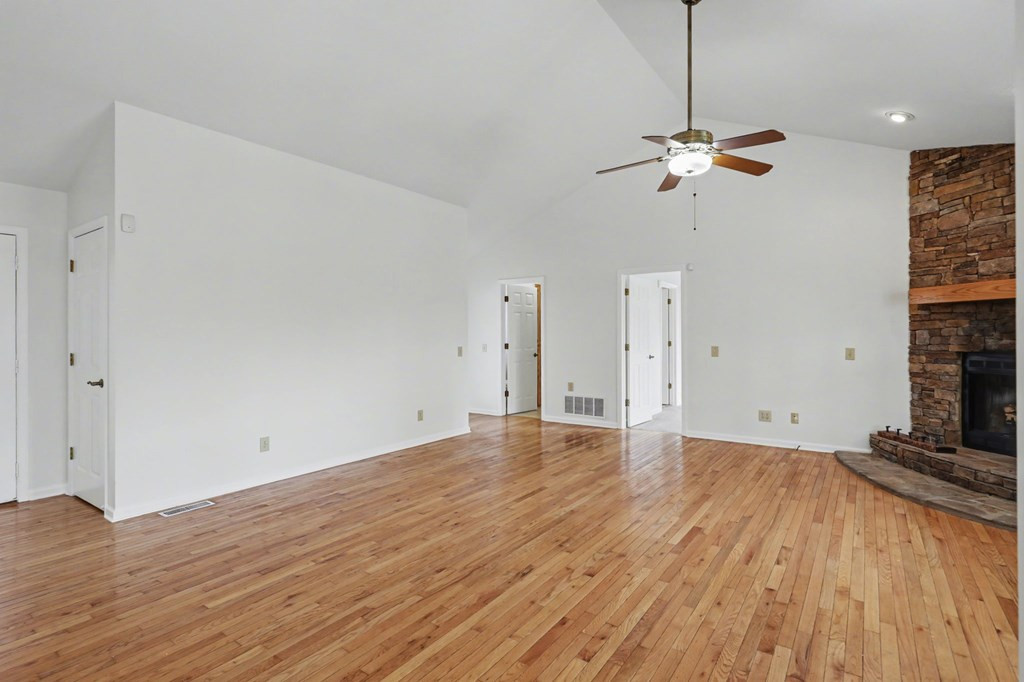 962 Ashley Lane Property Photo 10