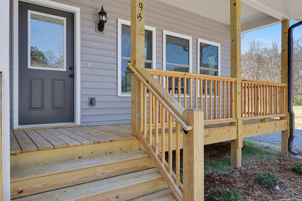 195 Rivers Edge Drive Property Photo 4