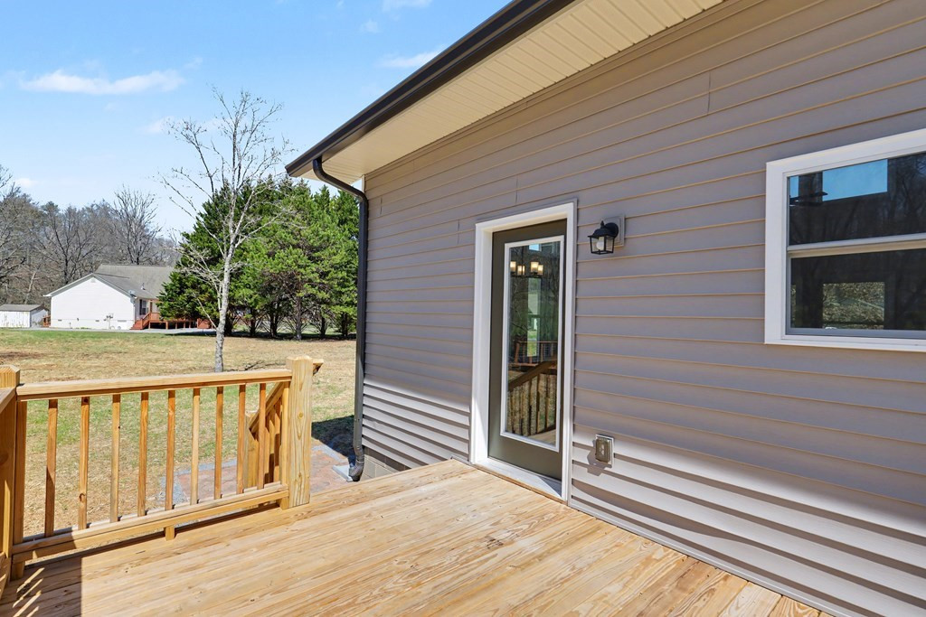 195 Rivers Edge Drive Property Photo 17