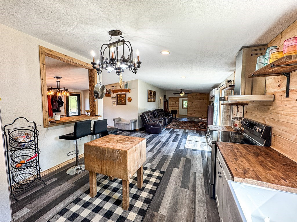 10007 Joe Brown Highway Property Photo 8