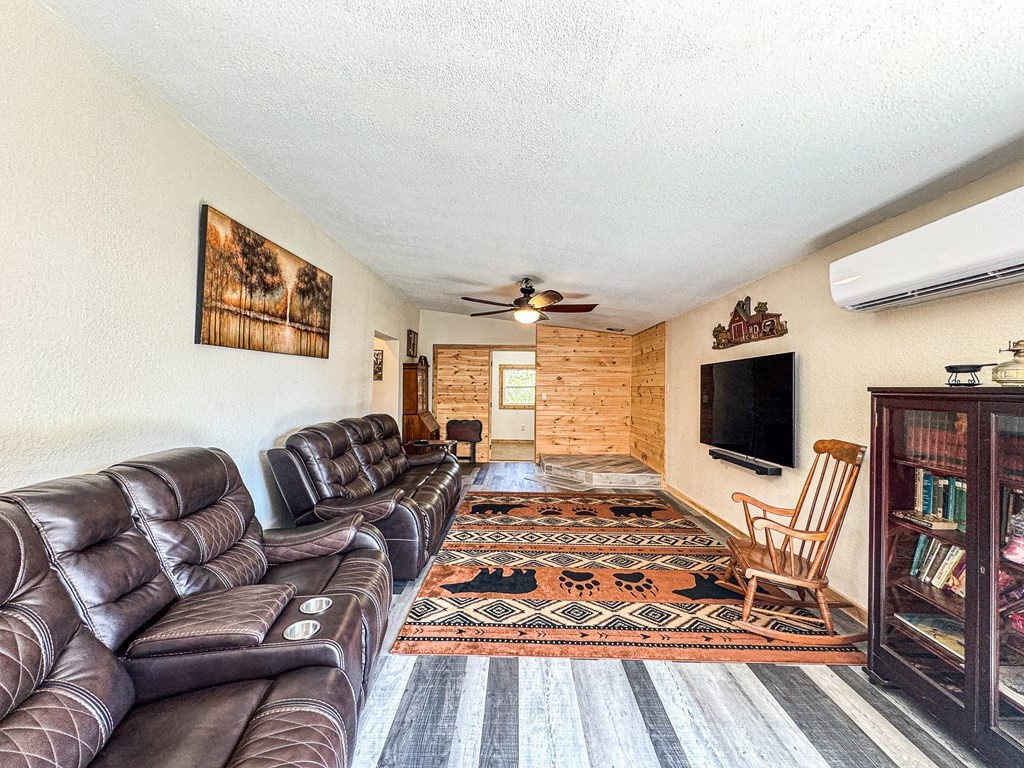 10007 Joe Brown Highway Property Photo 9