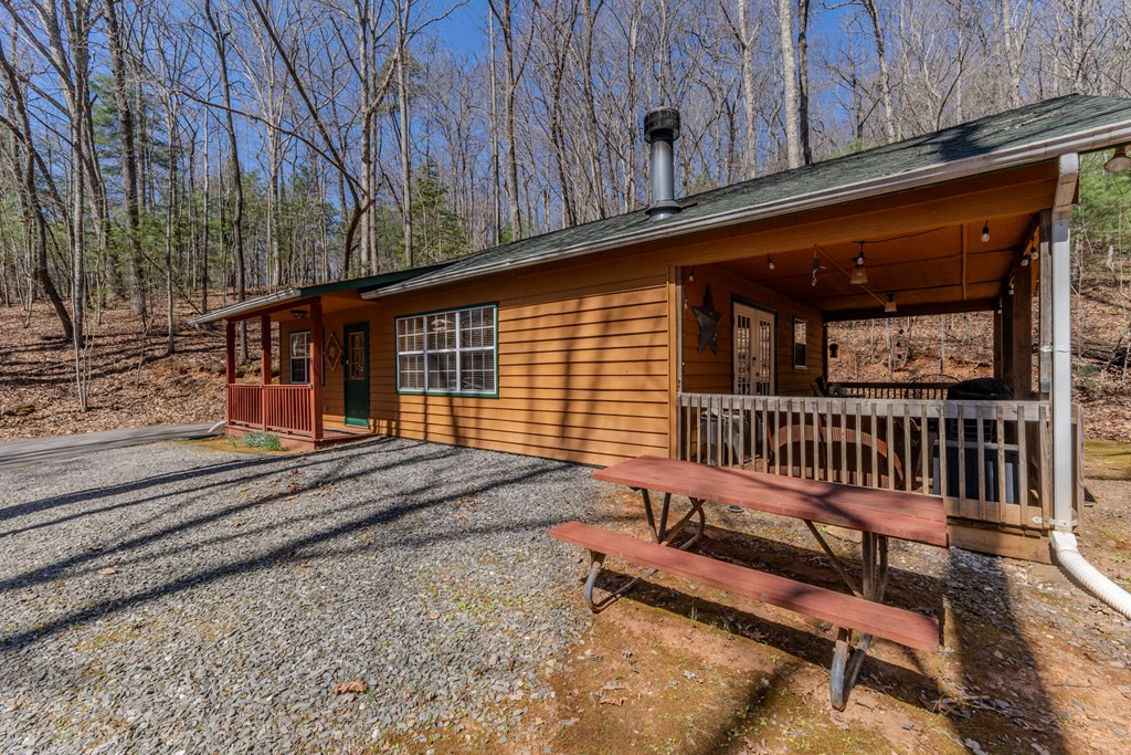 33 Hamlet Circle Property Photo 2