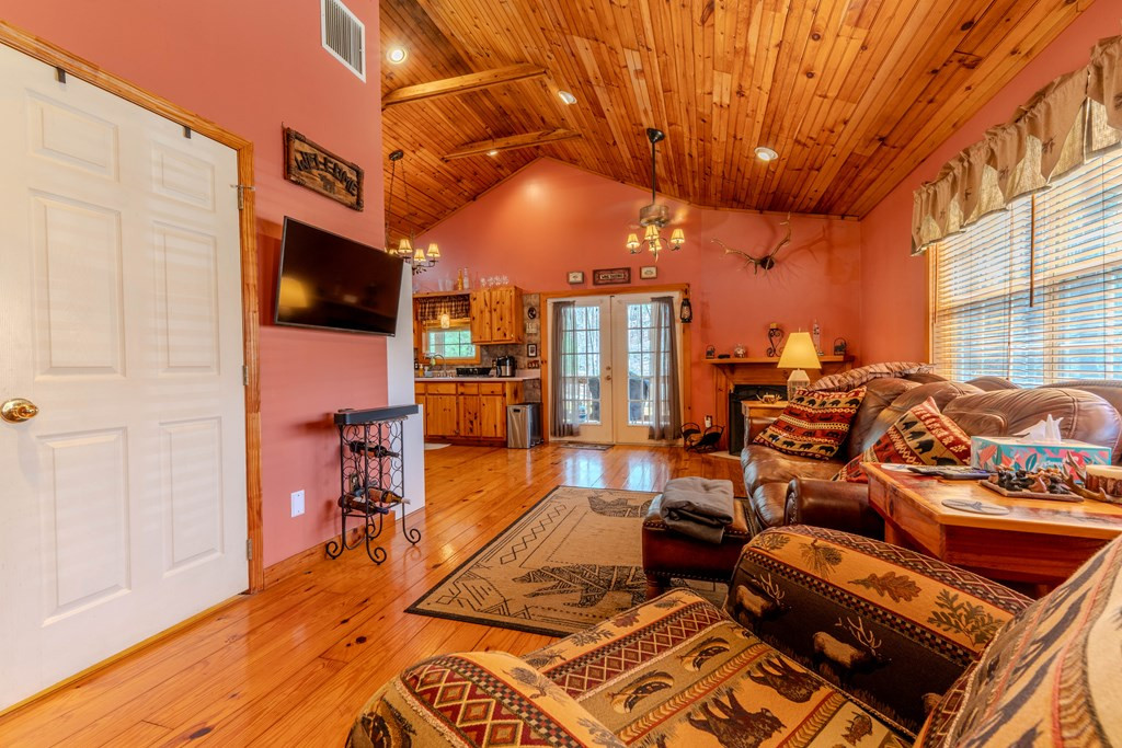 33 Hamlet Circle Property Photo 7