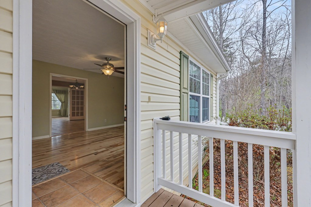368 Sierra Springs Drive Property Photo 12