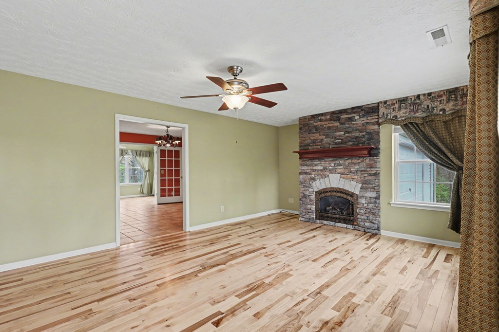 368 Sierra Springs Drive Property Photo 13