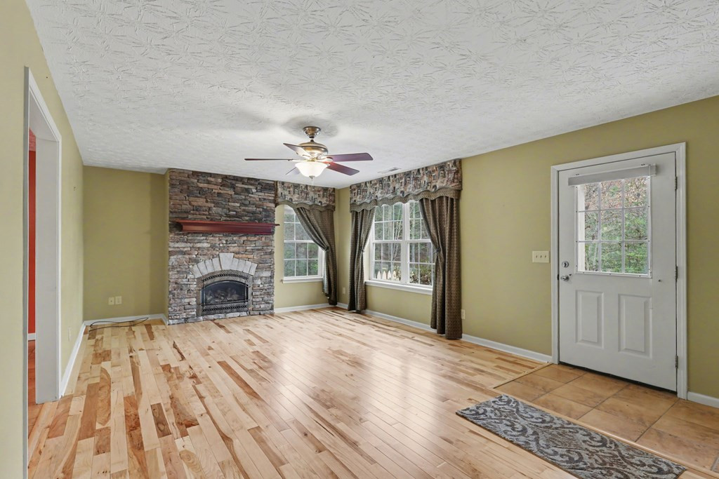 368 Sierra Springs Drive Property Photo 15