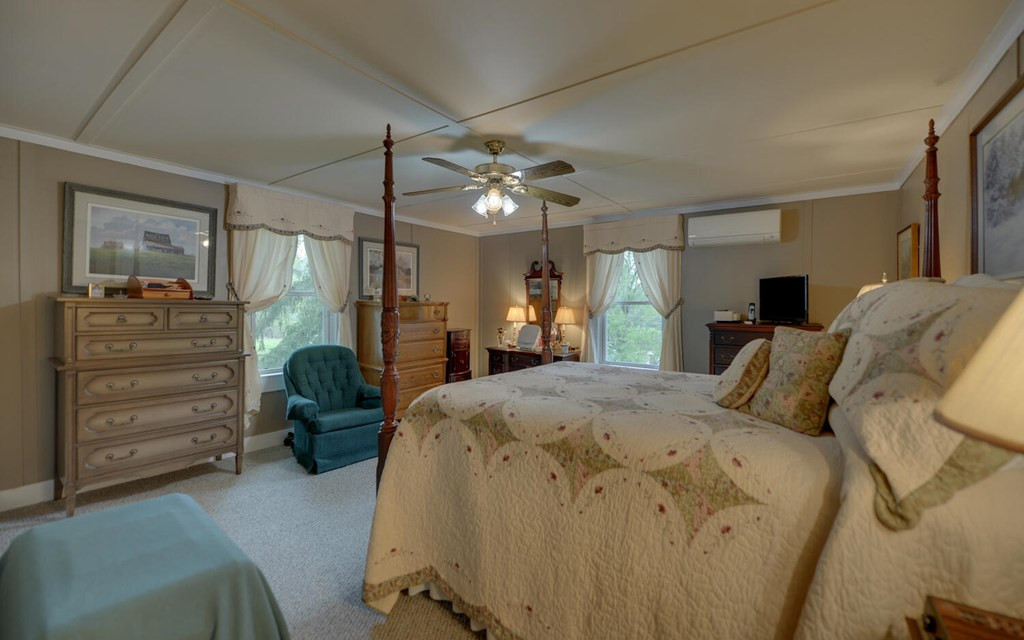 1082 Valley River Avenue Property Photo 14