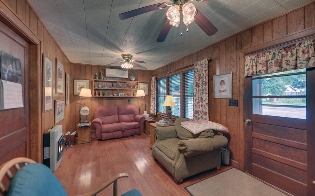 1082 Valley River Avenue Property Photo 23