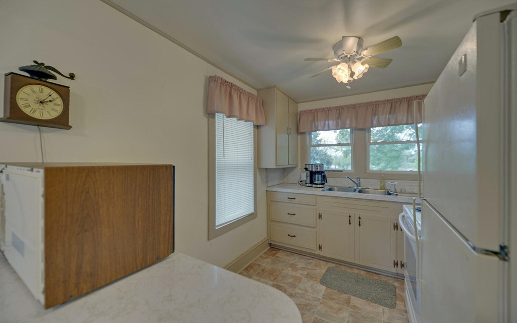 1082 Valley River Avenue Property Photo 39