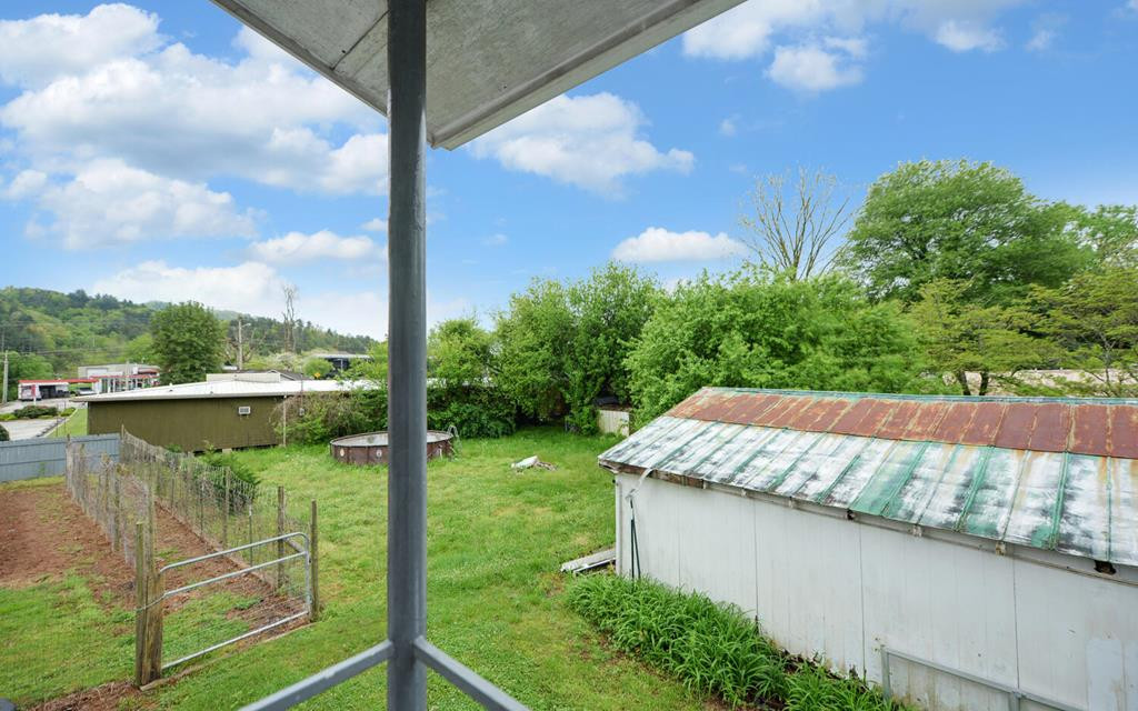 1082 Valley River Avenue Property Photo 44
