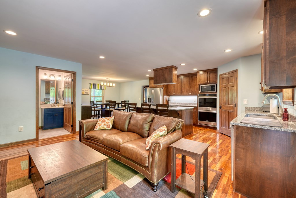 290 Butterball Boulevard Property Photo 11