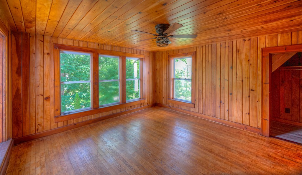 849 Valley River Avenue Property Photo 2