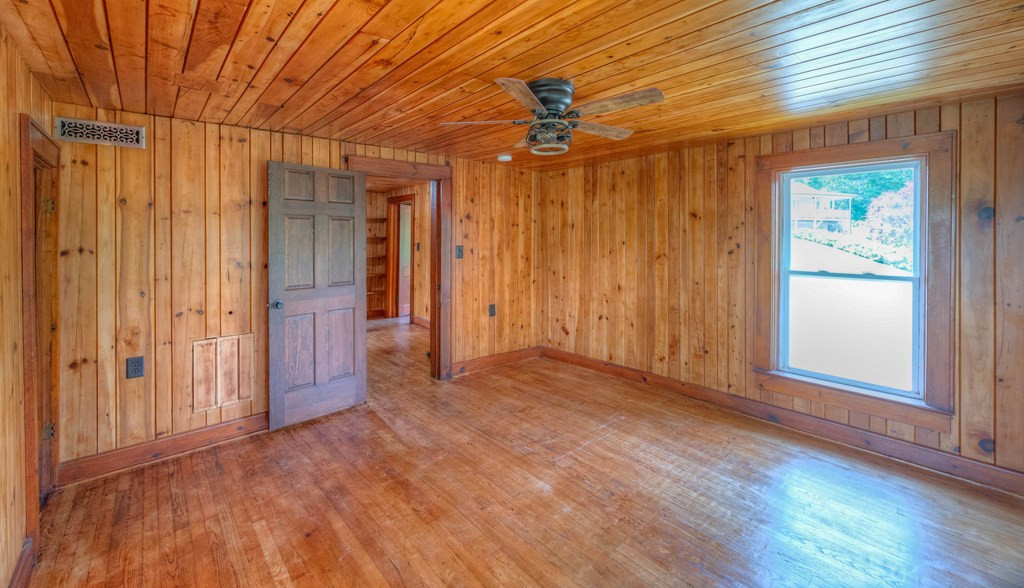 849 Valley River Avenue Property Photo 4
