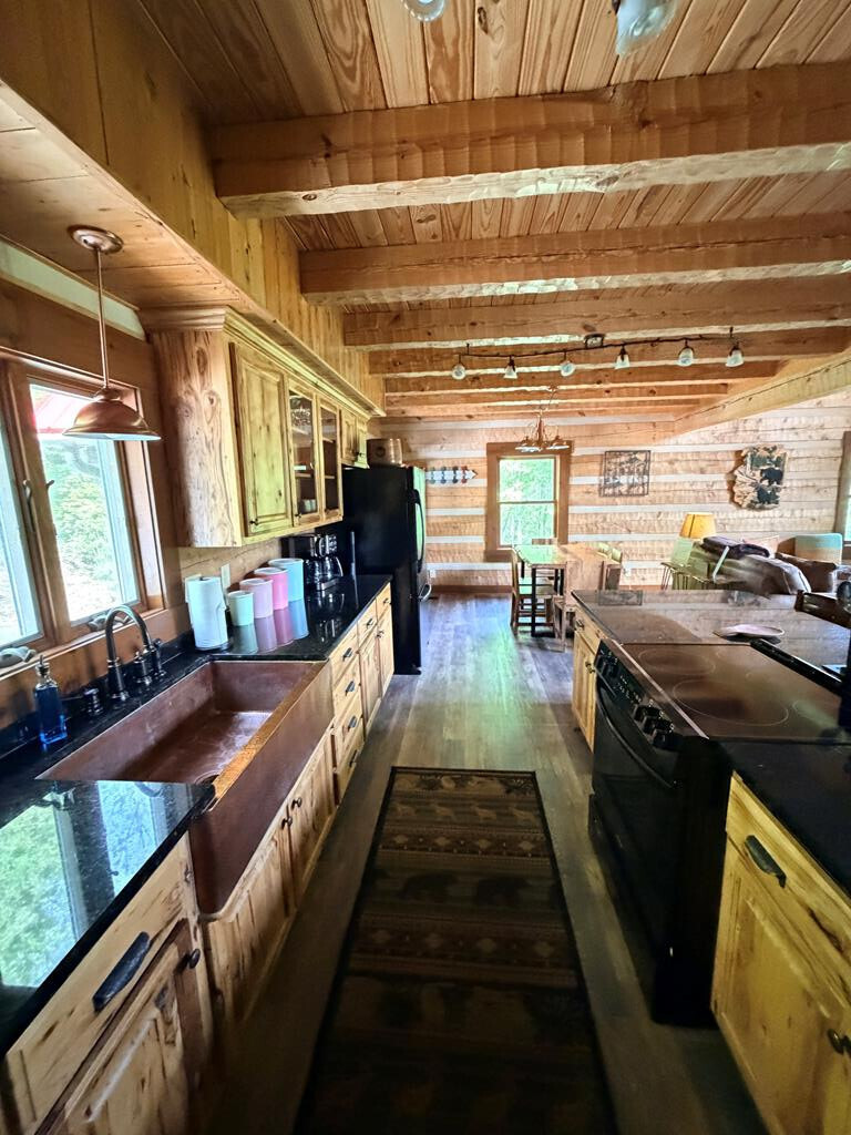 359 Whispering Wind Trail Property Photo 37