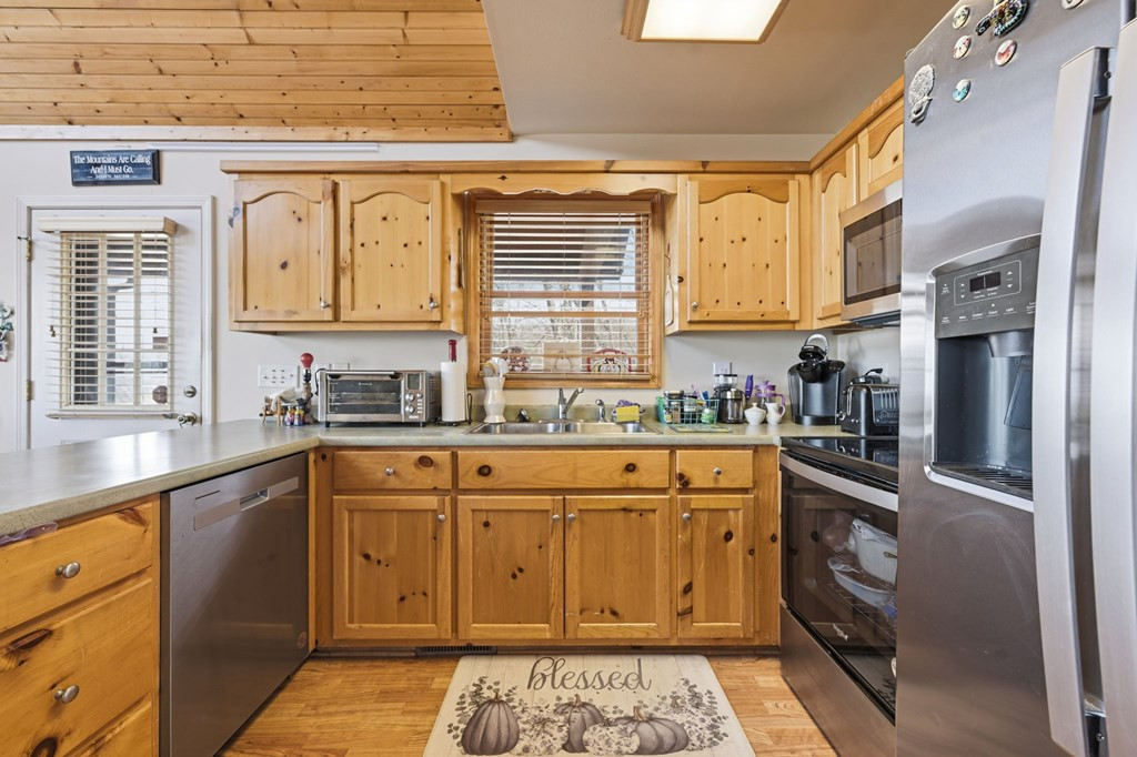 729 Canterbury Road Property Photo 8