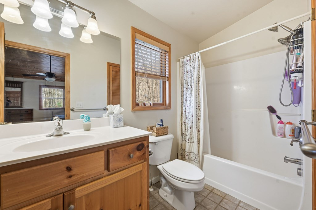 729 Canterbury Road Property Photo 15