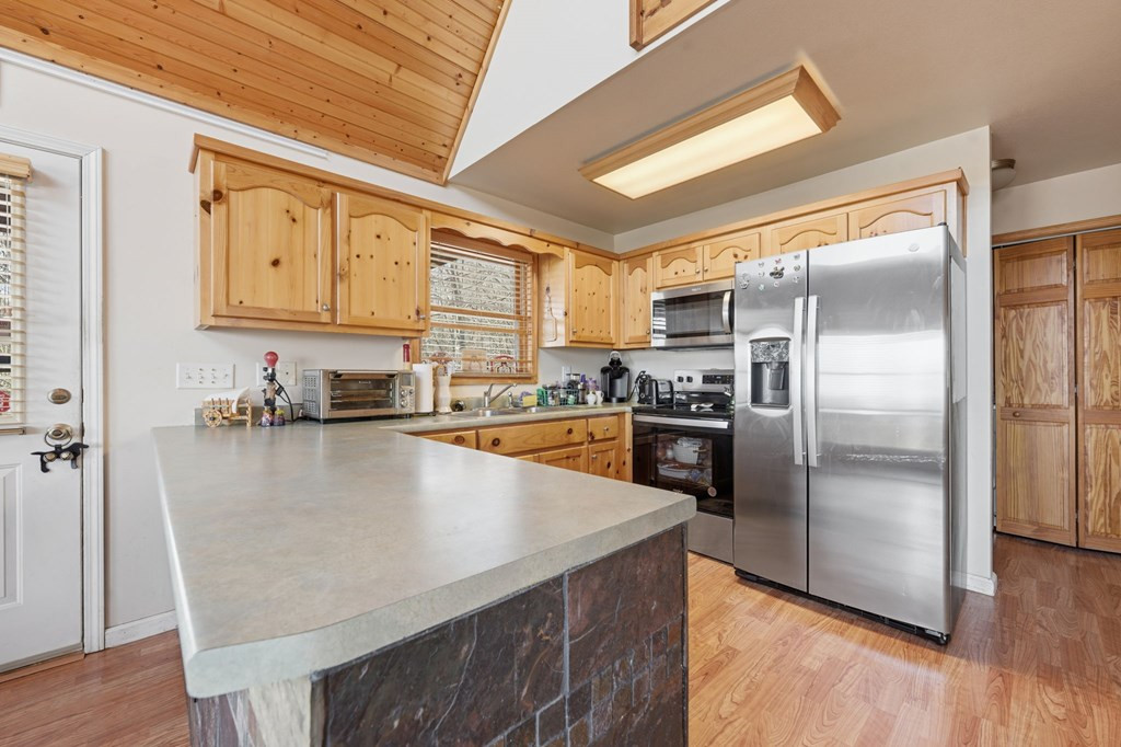 729 Canterbury Road Property Photo 33