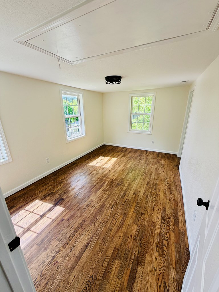 319 Circle Street Property Photo 15