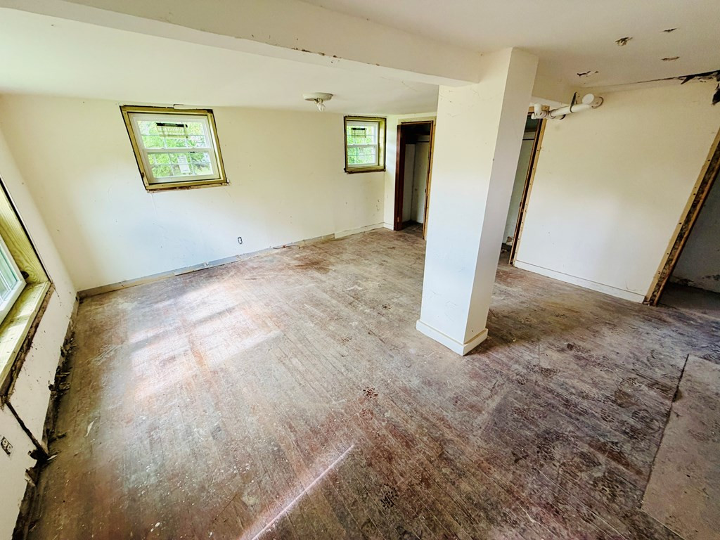 319 Circle Street Property Photo 23