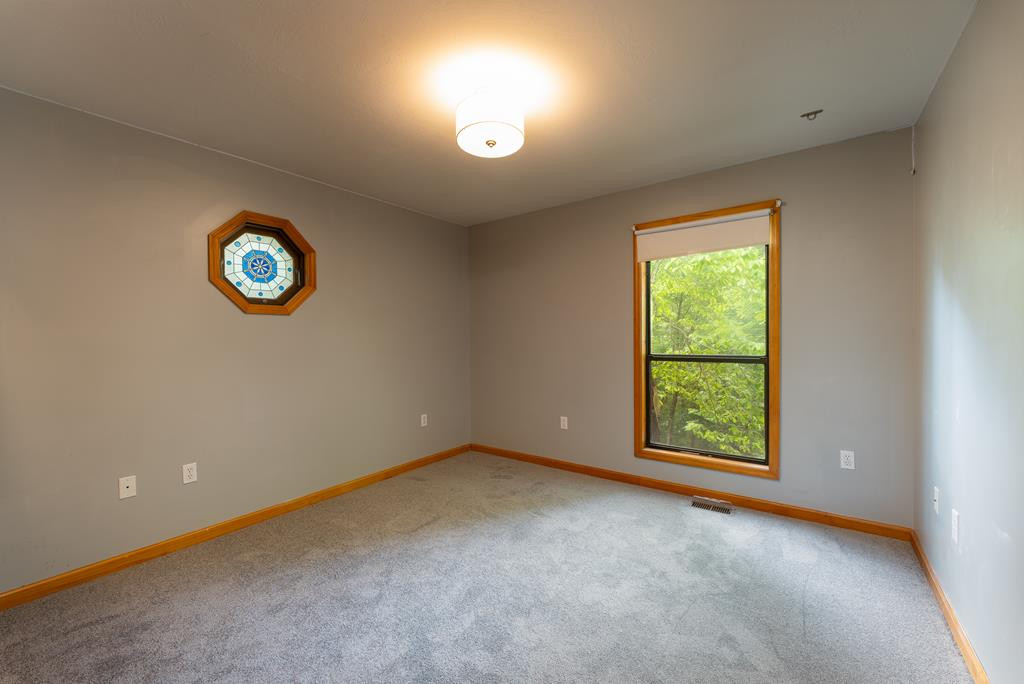 144 Wolf Ridge Lane Property Photo 15