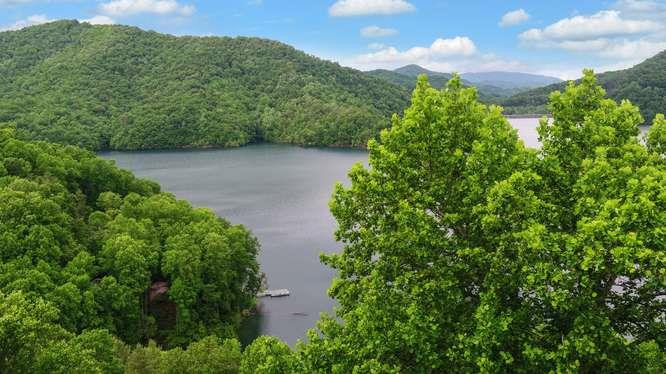 135 Ridge Top Drive Property Photo 3