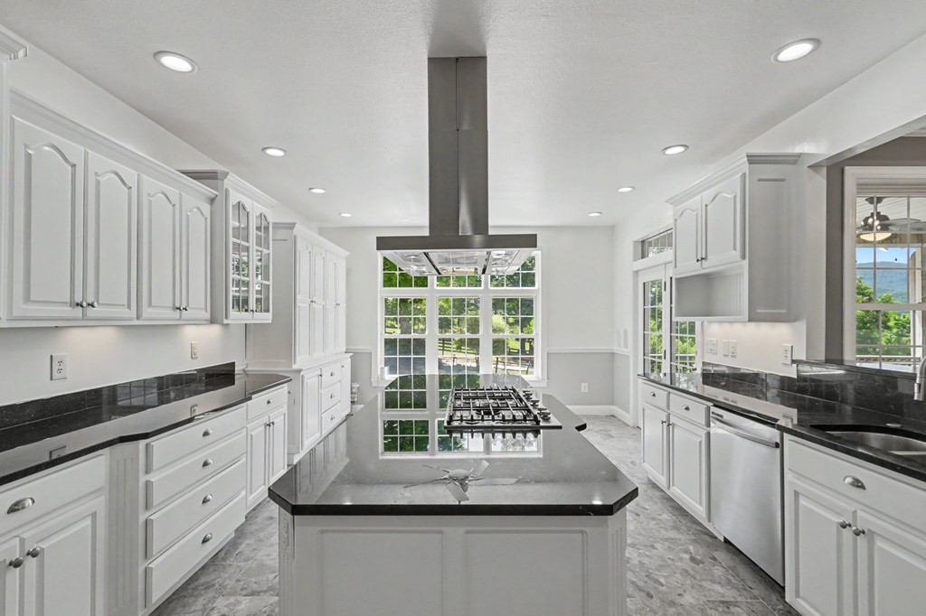 1193 Pine Log Road Property Photo 13