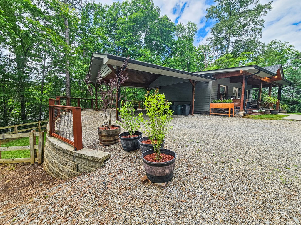 210 Hedden Road Property Photo 2