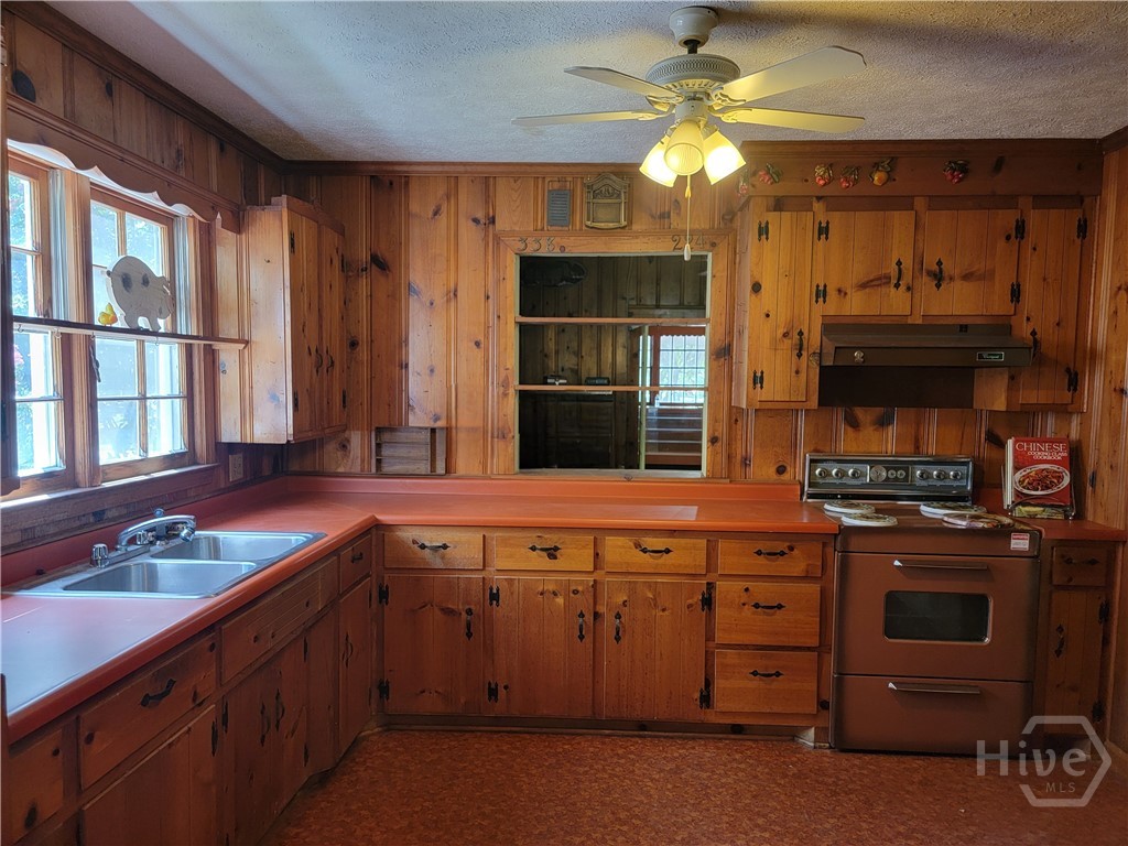 346 N Oliver Street Property Photo 43