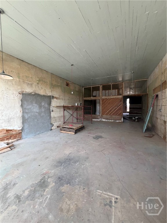 71 East North Avenue Property Photo 10