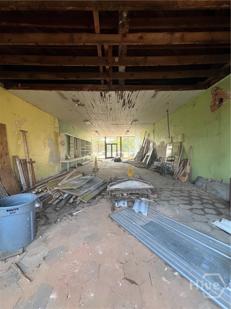 73 East North Ave Property Photo 17