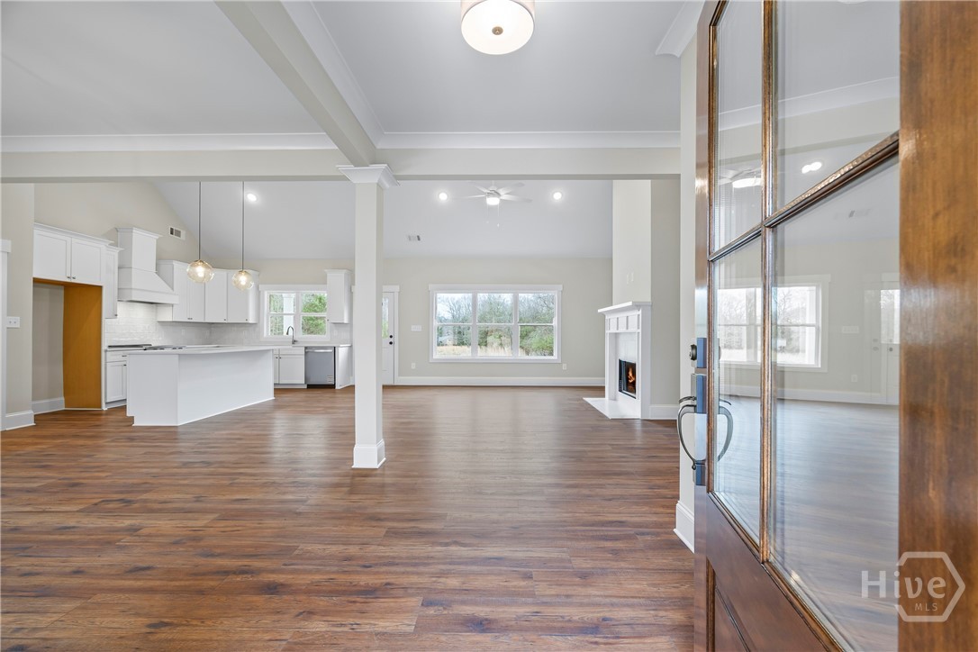 570 Davis Road Property Photo 11