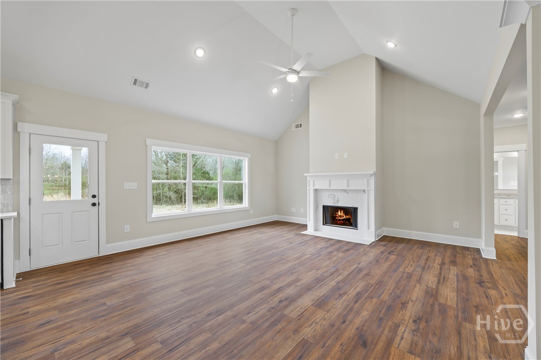 570 Davis Road Property Photo 15