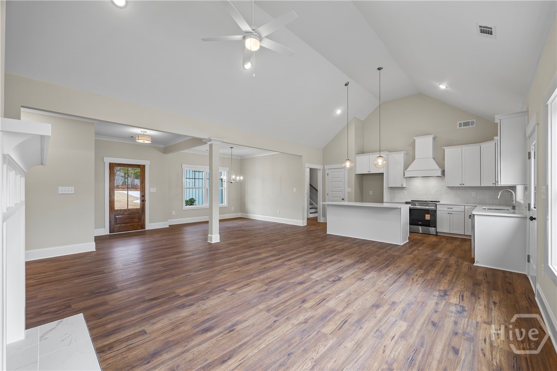 570 Davis Road Property Photo 17