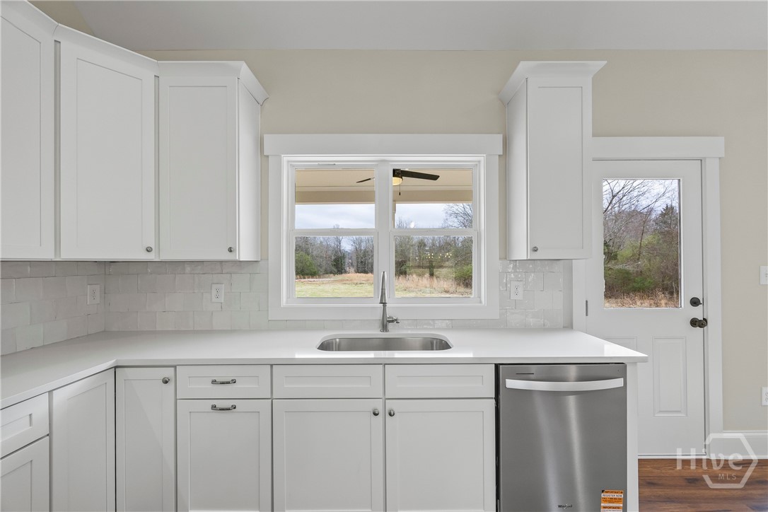 570 Davis Road Property Photo 26
