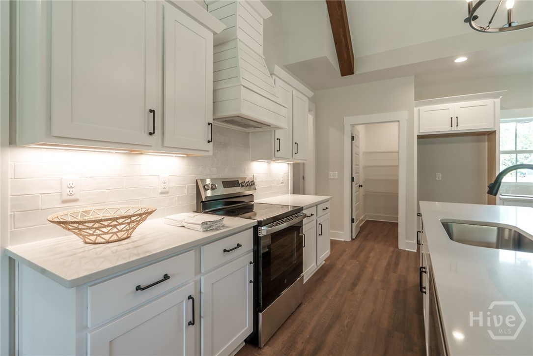 345 Woodfin Property Photo 17