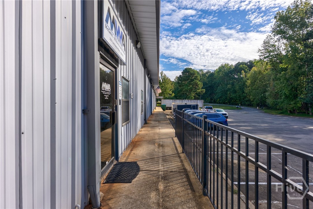 328 Commerce Boulevard Property Photo 9