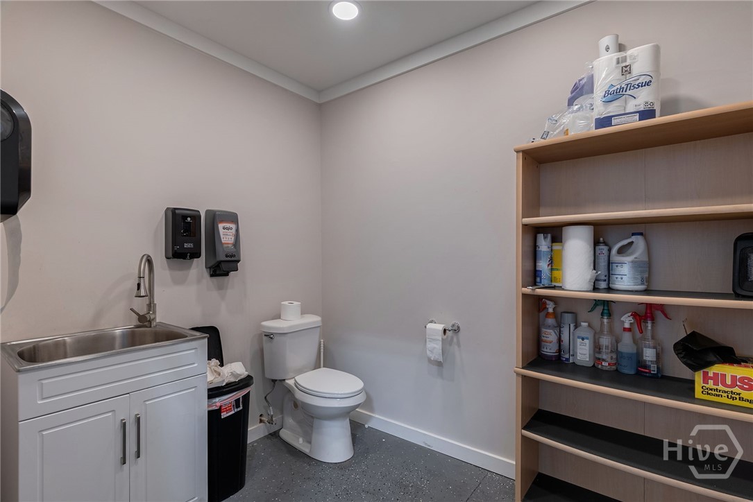 328 Commerce Boulevard Property Photo 40