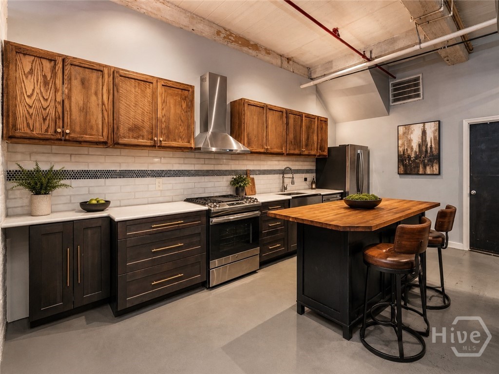585 White Circle 17 Property Photo 7