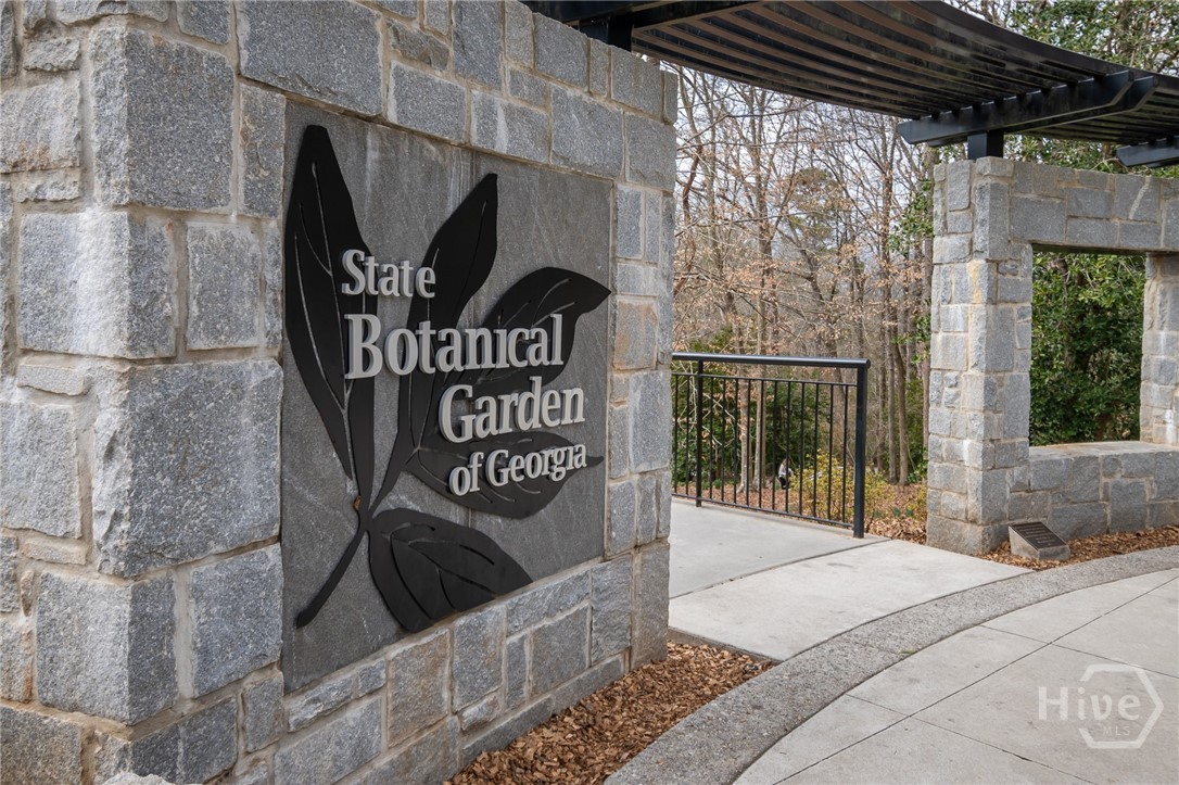 175 Habersham Property Photo 49