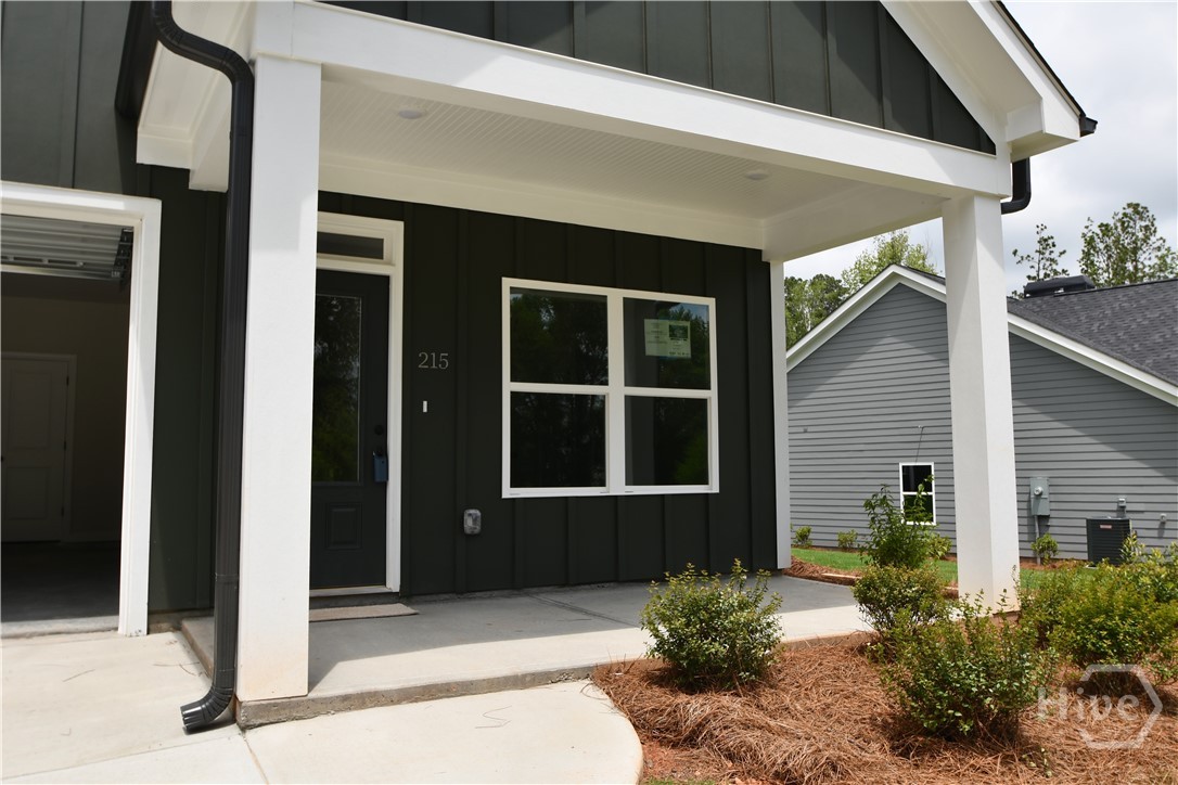 215 Timsbury Property Photo 2