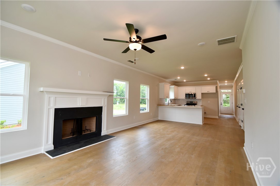 215 Timsbury Property Photo 4