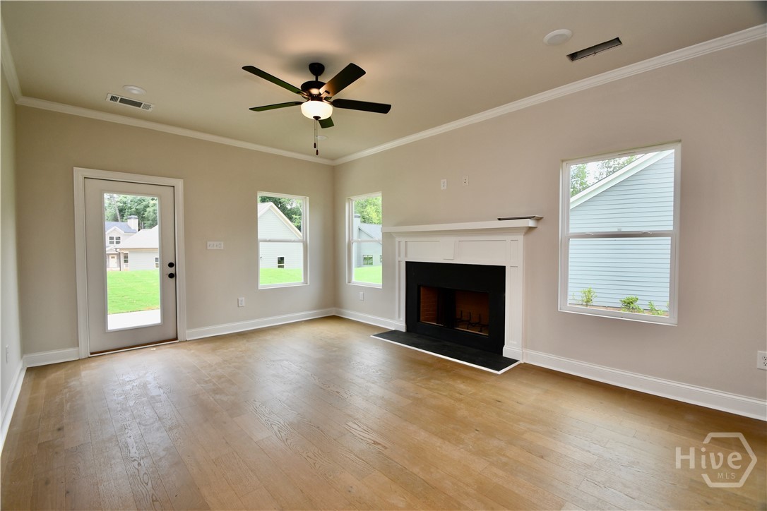 215 Timsbury Property Photo 6