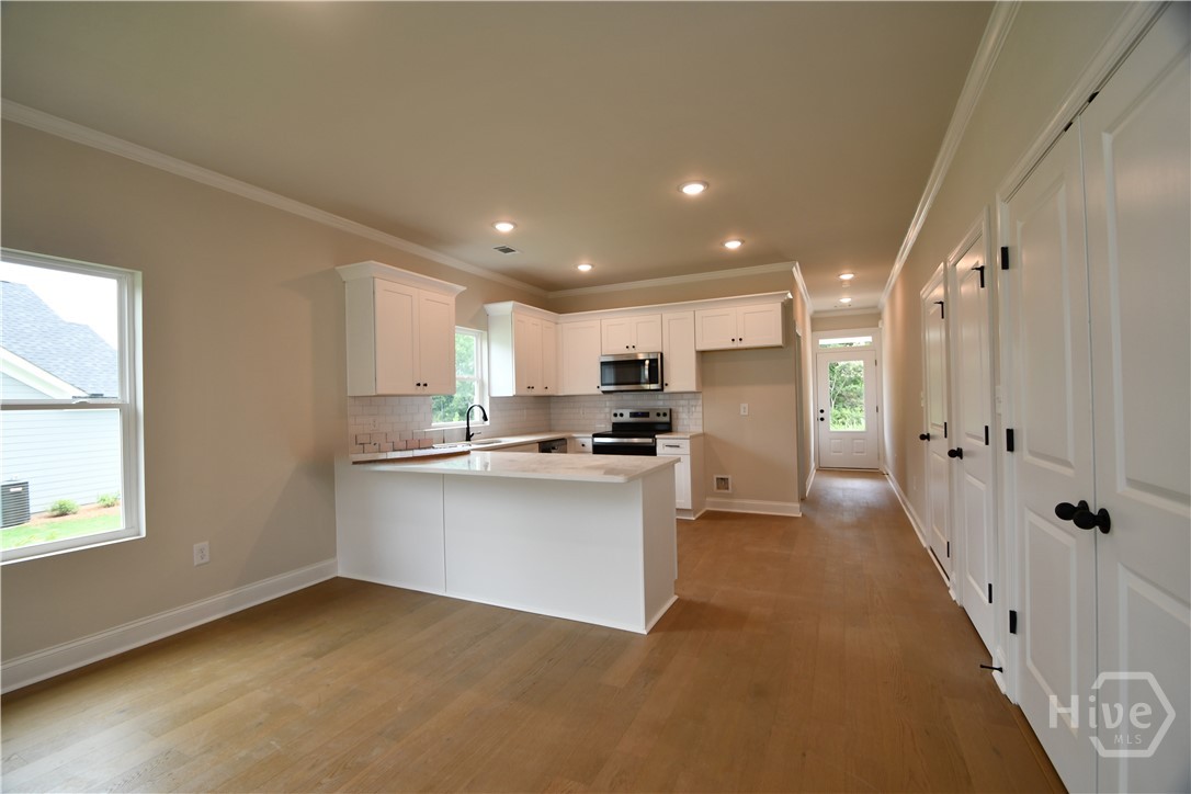 215 Timsbury Property Photo 7