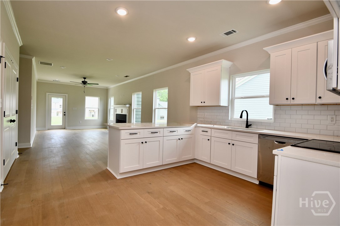 215 Timsbury Property Photo 8