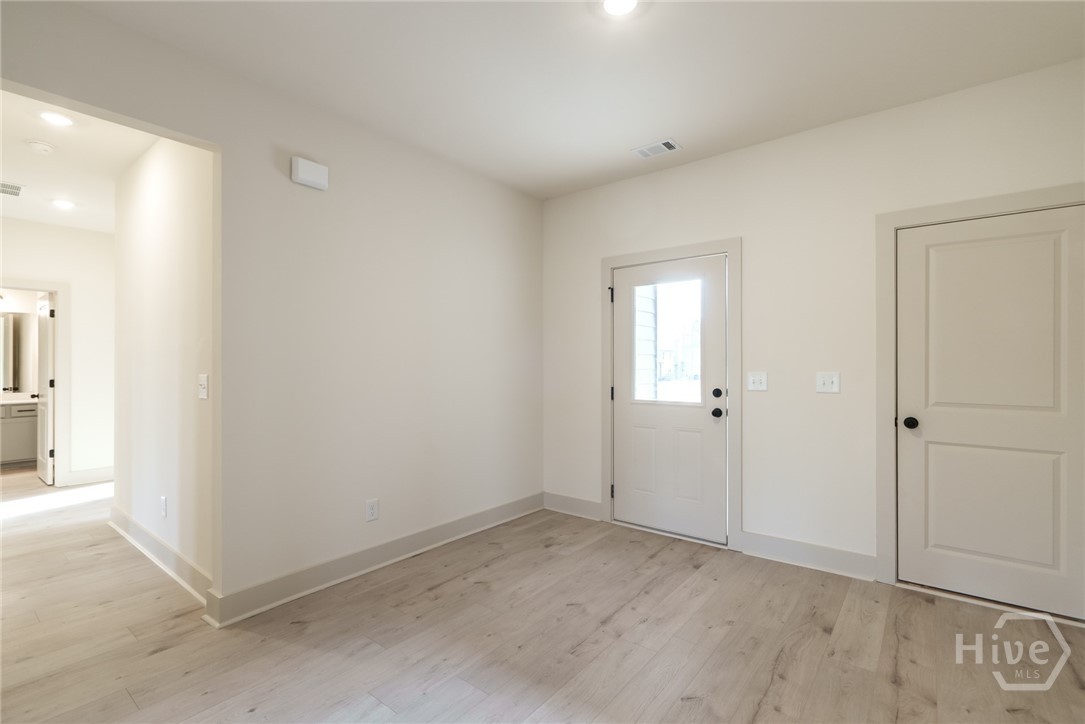 205 Squirrel Run Property Photo 6