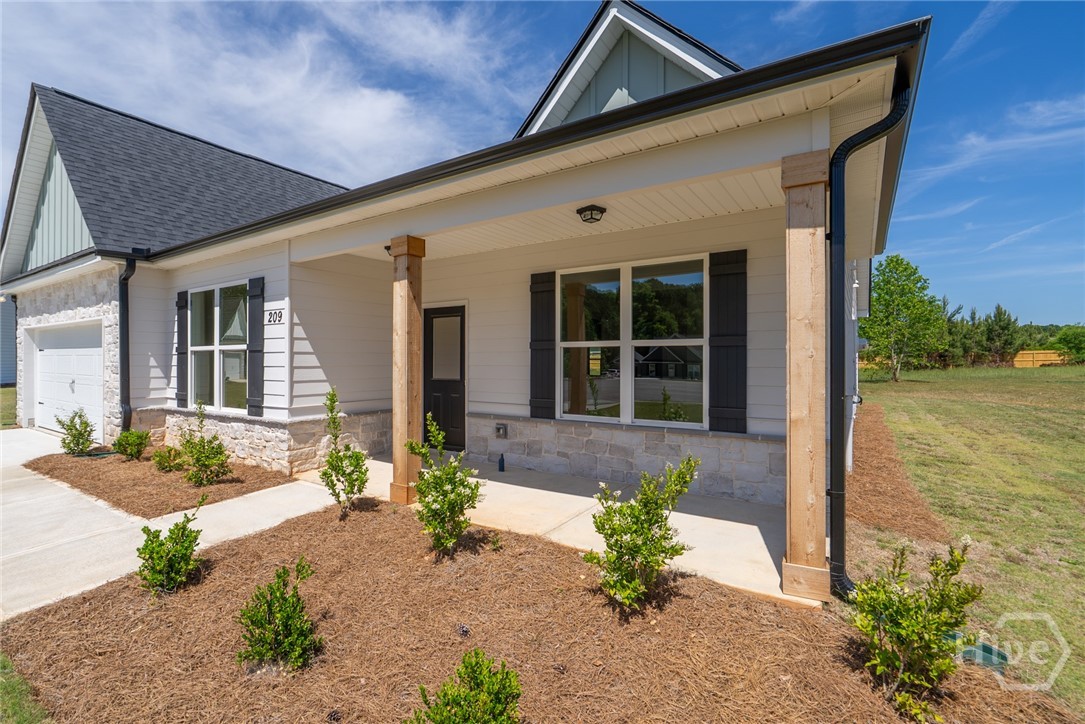 209 Squirrel Run Property Photo 4