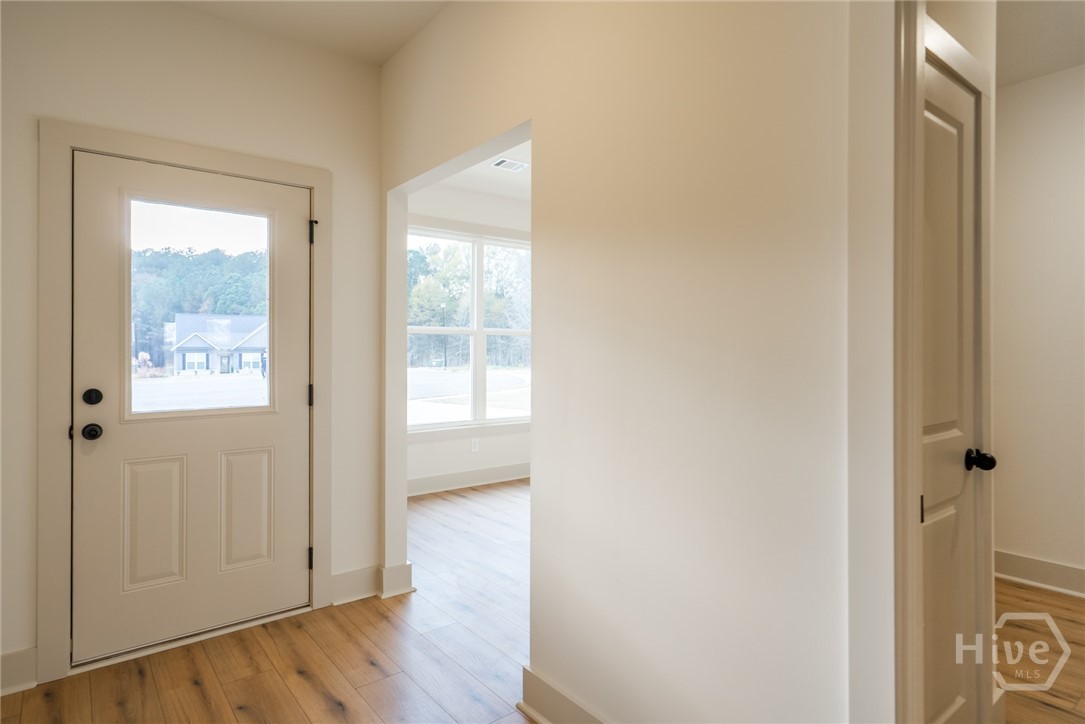 209 Squirrel Run Property Photo 5